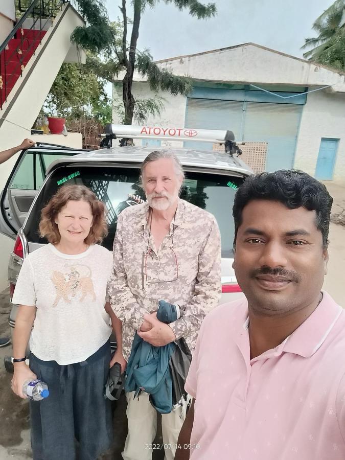 Abhi Homestay Хампи Экстерьер фото