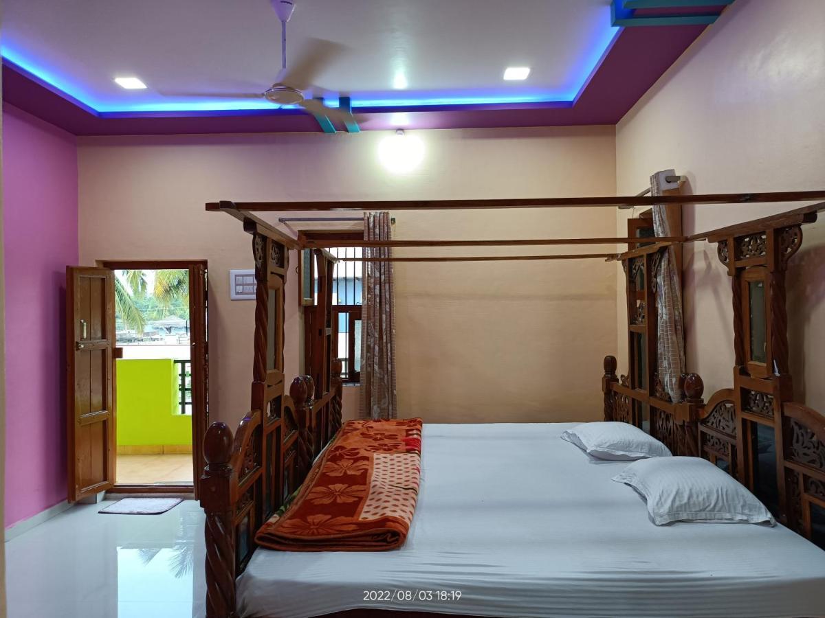 Abhi Homestay Хампи Экстерьер фото