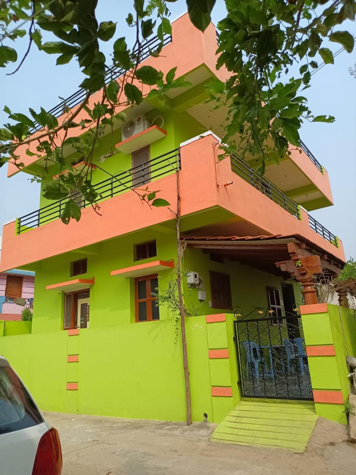Abhi Homestay Хампи Экстерьер фото