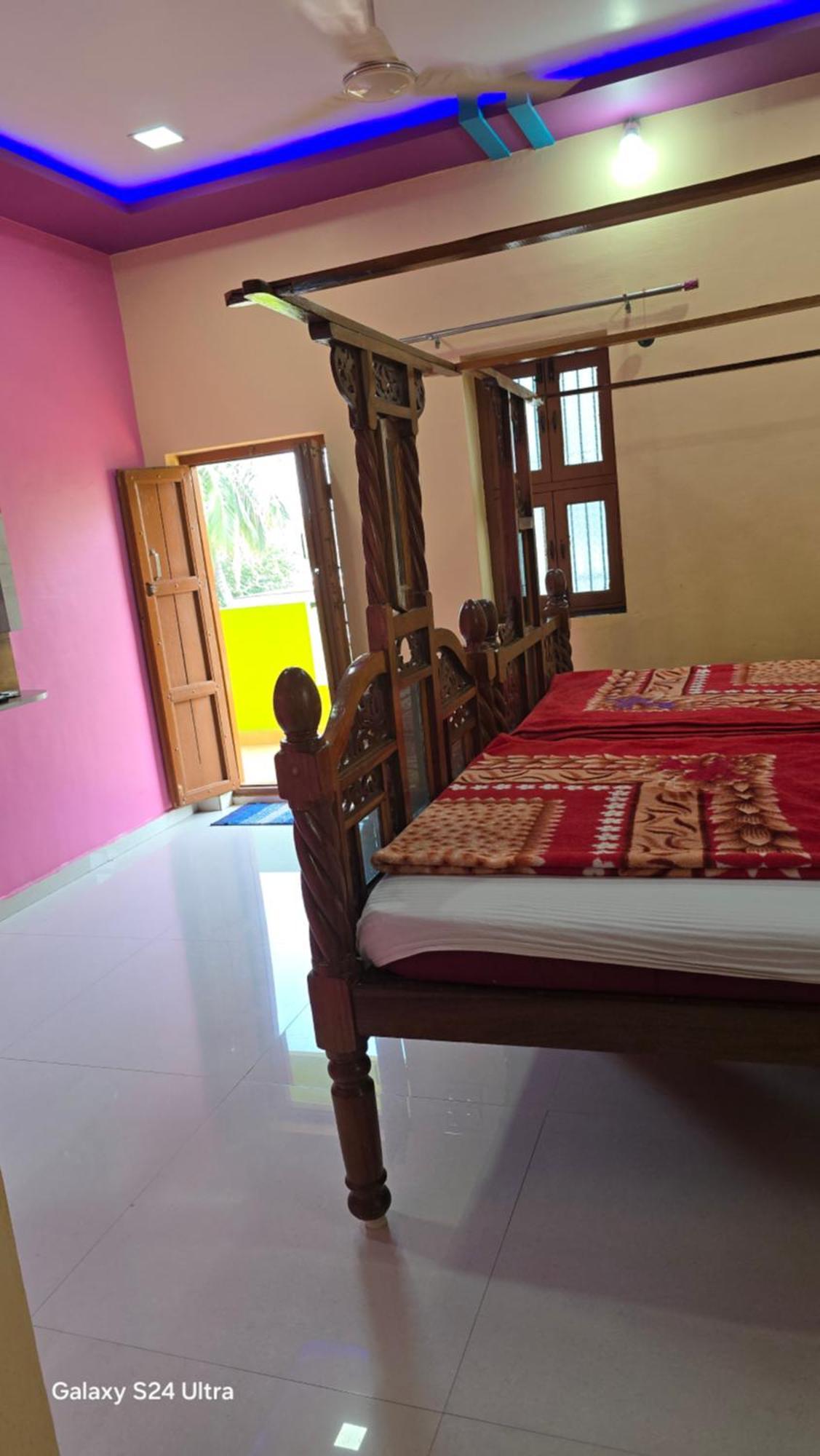 Abhi Homestay Хампи Экстерьер фото