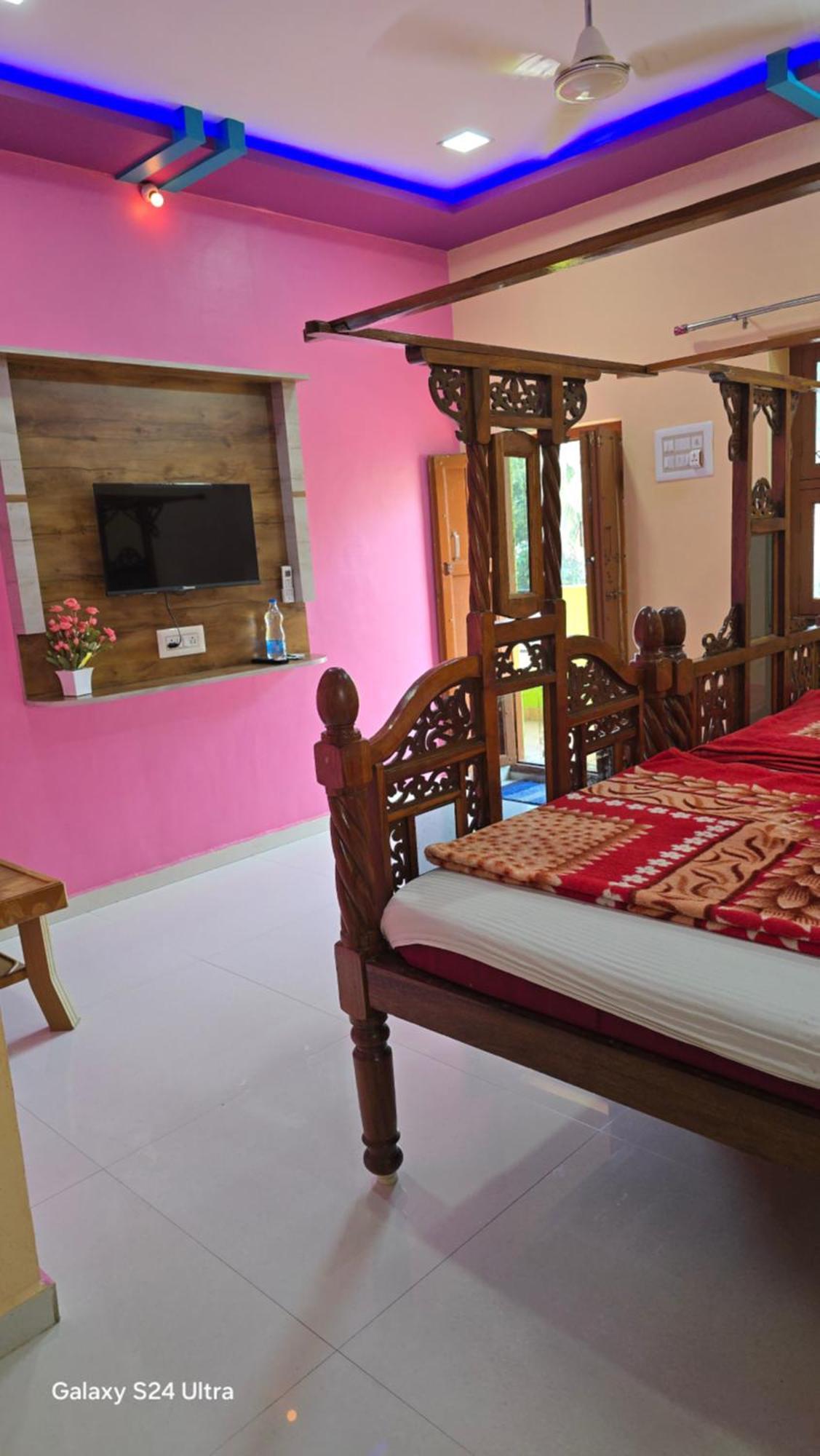 Abhi Homestay Хампи Экстерьер фото